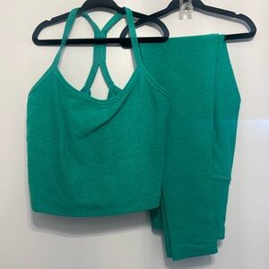 Beyond Yoga Green Grass Heather Set